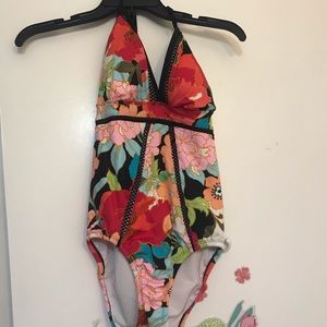 Size small (4/6) one piece bathing suit